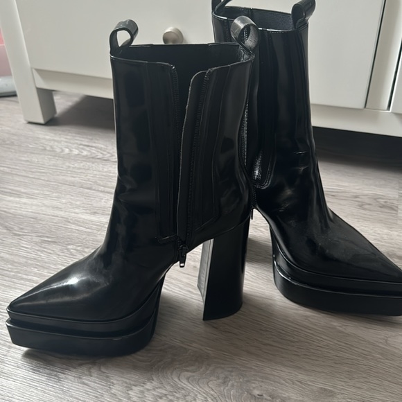 Jeffrey Campbell Distortion Platform Chelsea Boot - Picture 2 of 6